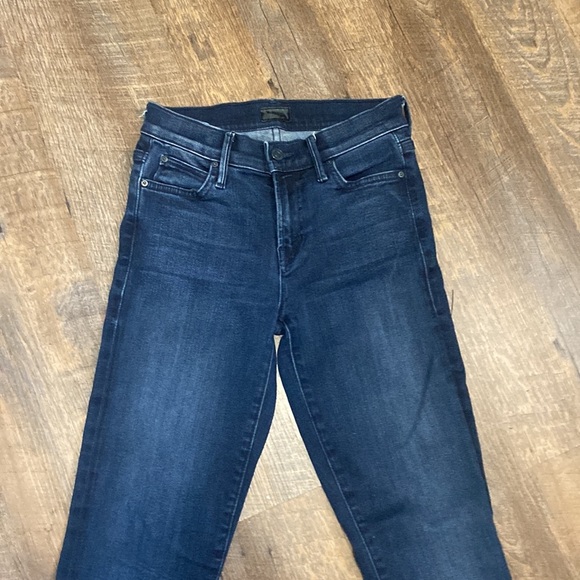 MOTHER THE RASCAL ANKLE SNIPPET IN A TRIP DOWN MEMORY LANE SUPER STRETCH DENIM - Picture 9 of 16